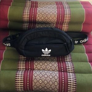 Adidas unisex Fanny pack